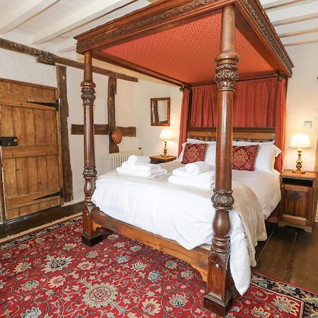 Pentre Hall Озуэстри Экстерьер фото